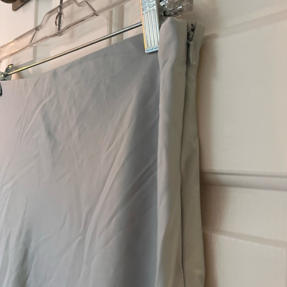 NWOT House of Harlow 1960 Pale Grey Minimalist Satin Maxi Skirt M - Picture 7 of 13